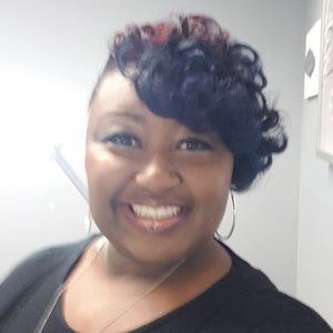 Meet your Posher, Tommonica